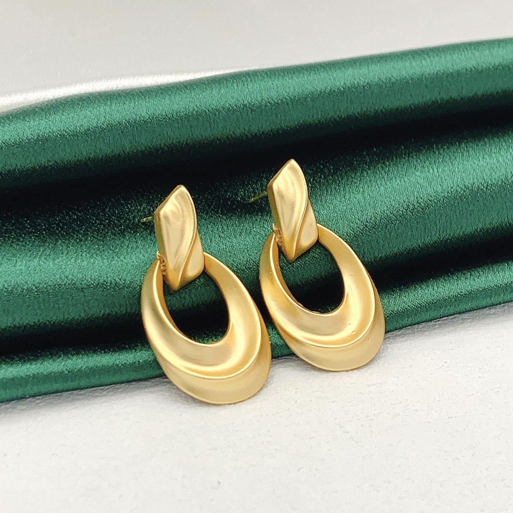 34424 حلق جولد بريمة عمود فضة عيار 925  ماركة ماريا