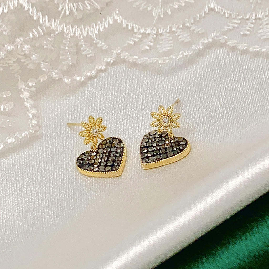 34444    حلق جولد بريمة قلب عمود فضة عيار 925  ماركة ماريا فصوص ماركزت